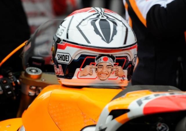 Ini Bahayanya Simpan Helm di Atas Tangki