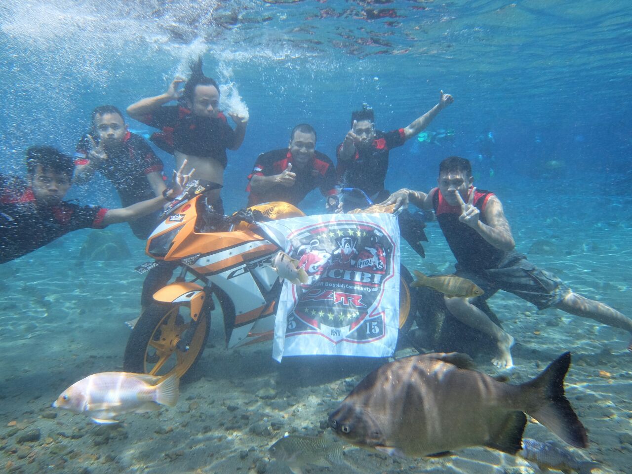 Budi Member HACIBI Tenggelamkan Motornya ke Kolam Umbul Ponggok Klaten