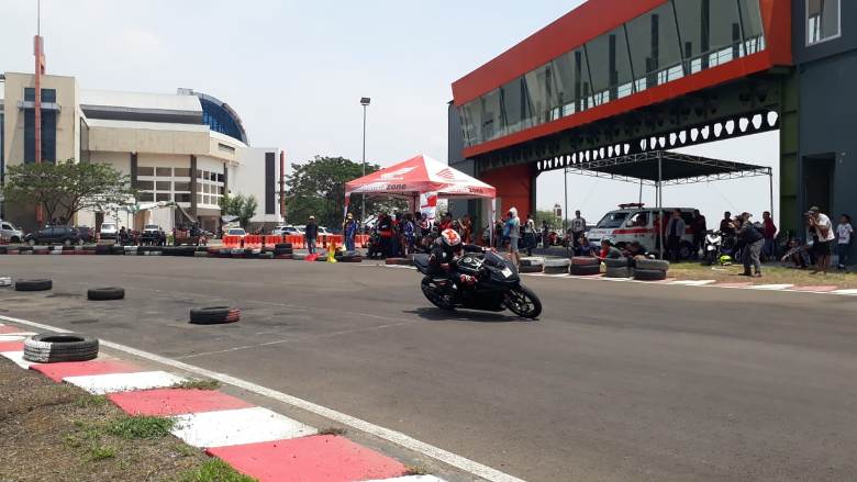 CBR 250RR Track Day Spirit Of Heroes