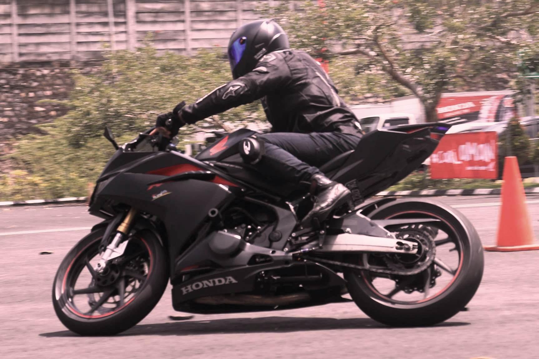 Safety Riding Skill with CBR 250 RR Bali, Ngerem dan Nikung Ada Etikanya Lho!