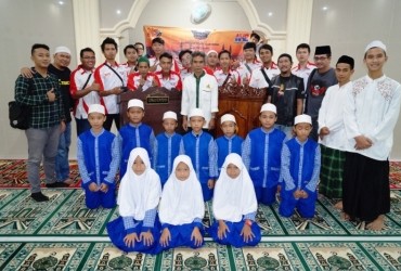 Honda CBR Riders Club (HCRC) Depok Gelar Bukber dan Baksos di Masjid