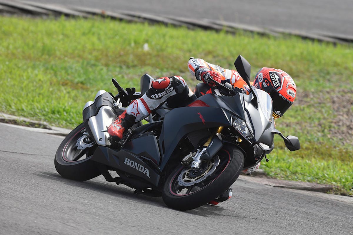 Aksi Marc Marquez Di Atas Honda CBR250RR