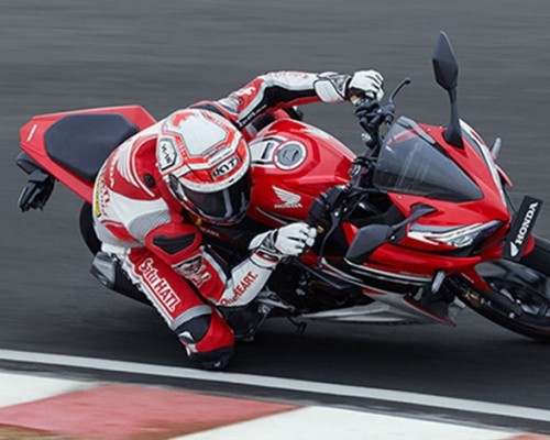 Foto-foto Aksi Keren Honda CBR150R