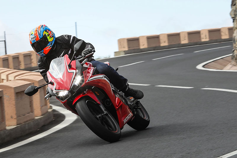 TVC Honda CBR500R, Lincah dan Sporty