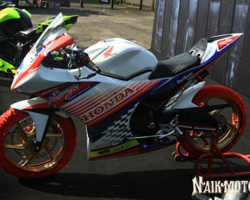 Modifikasi Honda CBR150R, Simple Dengan Baluran Decal