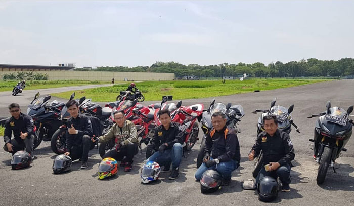 Komunitas CBR Medan Uji Ketagguhan Motor Di atas Lintasan Balap, Seru Bro!