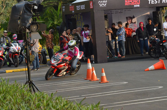 Honda Sport Motoshow 2018  Upaya Ajak Konsumen Buktikan Ketangguhan Sport Honda