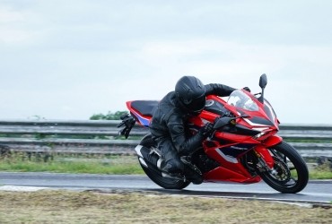Honda CBR250RR SP Quick Shifter, Agresif Layaknya Motor Balap