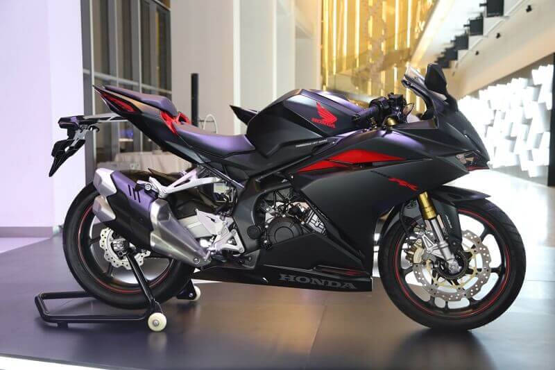 Tips Mencuci Honda CBR250RR, Perhatikan Komponen Sekitar Setang