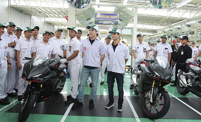 Marc Marquez dan Dani Pedrosa Sambangi Pabrik All New Honda CBR250RR