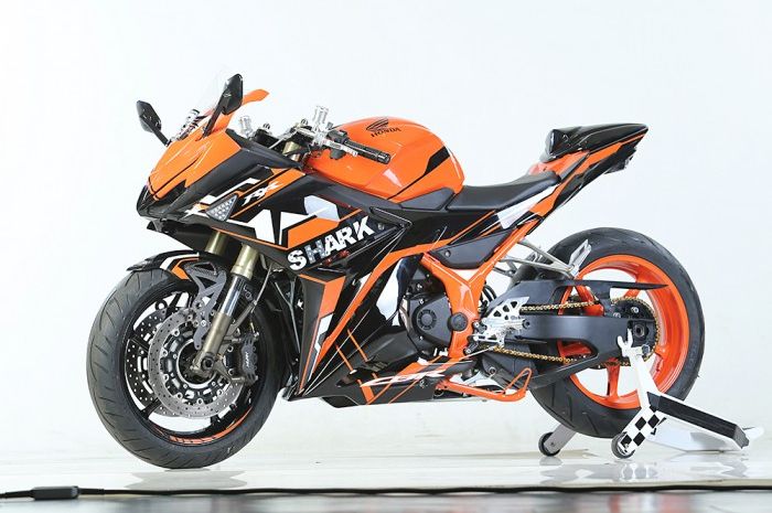 Modifikasi Honda CBR150R, Penampilannya Harus Beda Dan Paling Wah