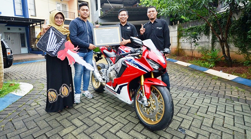 Fadillah Pemilik Pertama Honda CBR1000RR SP di Indonesia 