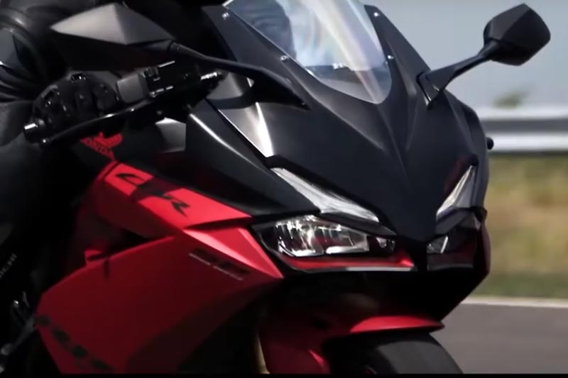 Sensasi Berkendara Honda CBR250RR SP Quick Shifter