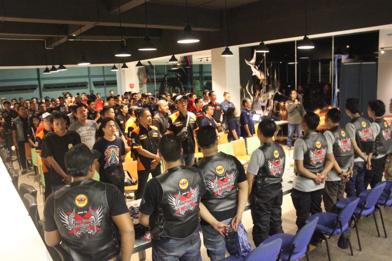 Tiba di Surabaya, Tim Purba Disambut 100 Bikers Honda