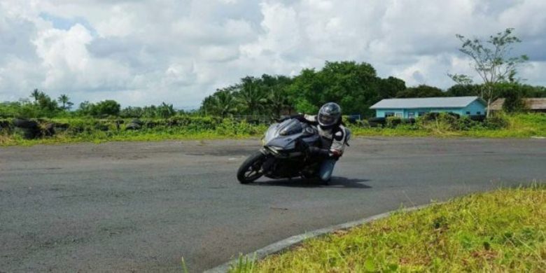 Uji Andrenalin Dio Rahmattuloh Balap Indonesia CBR Race Day 2018