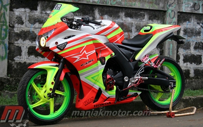 Begini Jadinya Jika Honda CBR 250R Berbodi Moge Dilabur Airbrush Lapis Legit