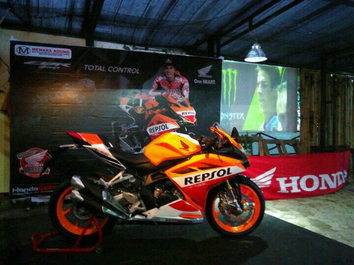Komunitas CBR Sumatera Gelar Nobar MotoGP Sekaligus Perkenalkan All New Honda CBR250 Repsol Edition 